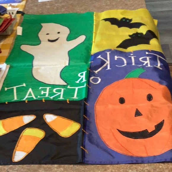CUTE HALLOWEEN LARGE FLAG - Picture 1 of 8